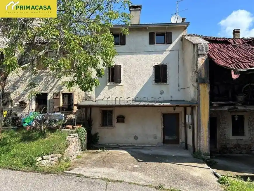 Rustico - Casale in vendita a Roverè Veronese