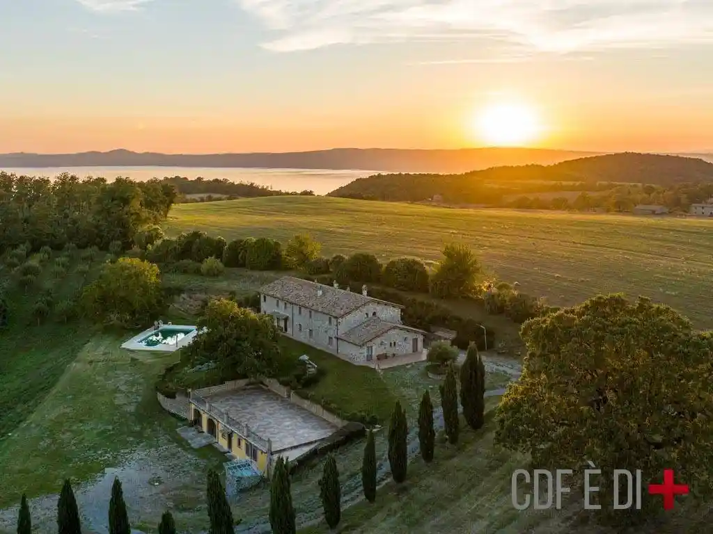 Rustico - Casale in vendita a Bolsena