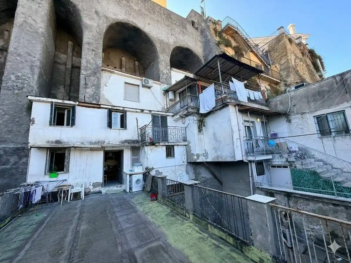 Appartamento in vendita a Napoli