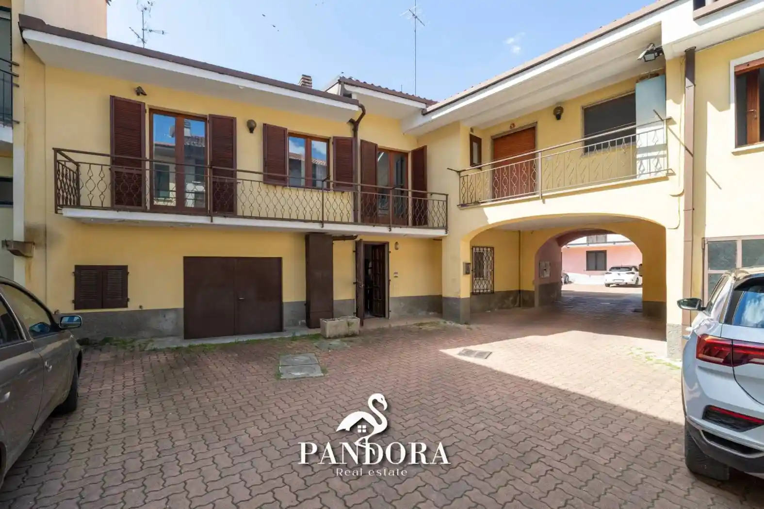 Casa indipendente in vendita a Ferno