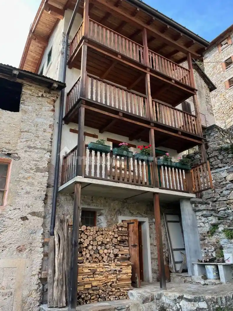 Casa indipendente in vendita a Varallo