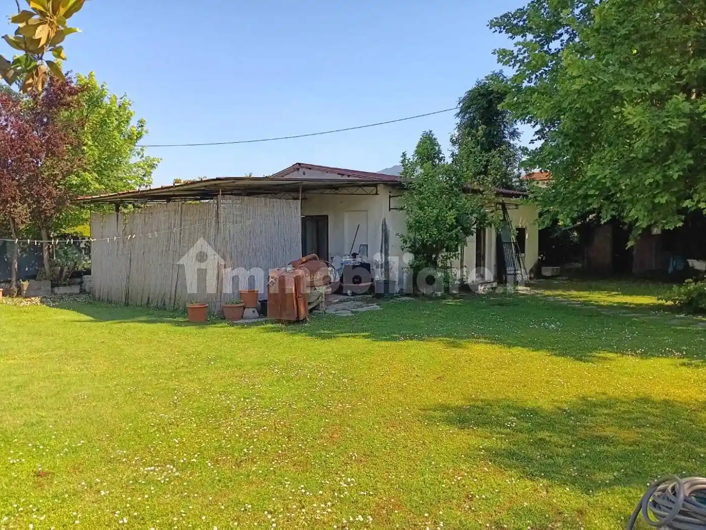 Casa indipendente in vendita a Massa