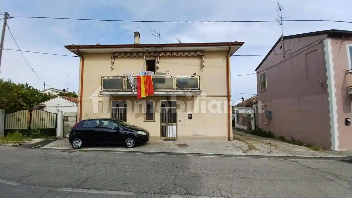 Villa in vendita a Riva del Po