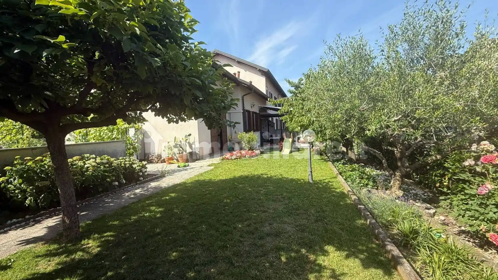 Villa in vendita a Limbiate