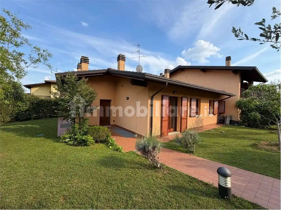 Villa in vendita a Moniga del Garda
