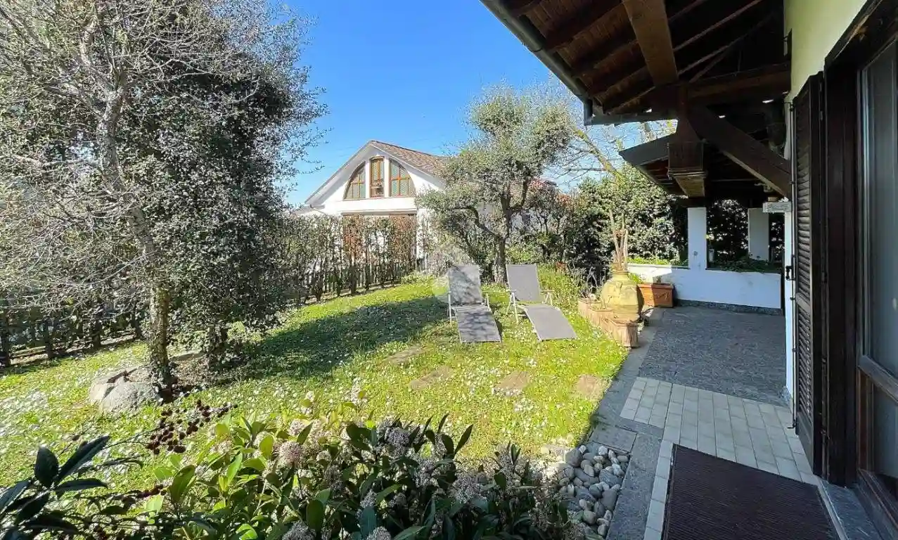 Villa - foto 2