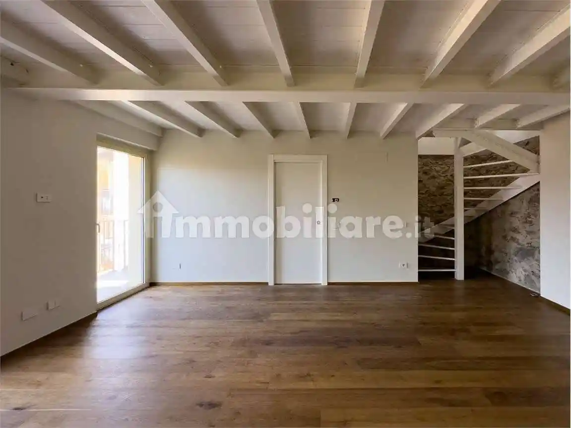 Appartamento in vendita a Ranco