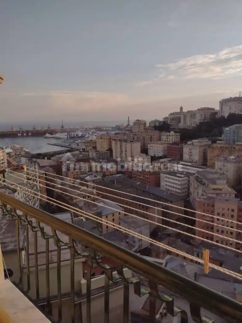 Appartamento in vendita a Genova