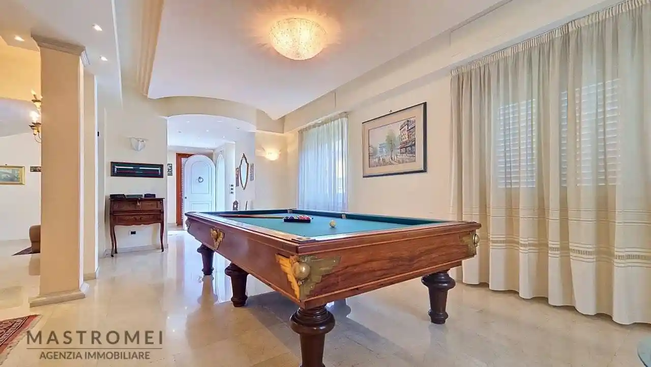 Villa in vendita a Montecatini-Terme