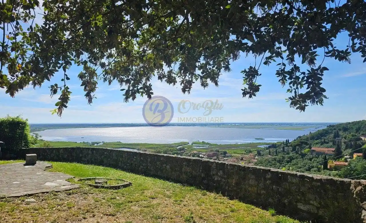 Villa in vendita a Massarosa