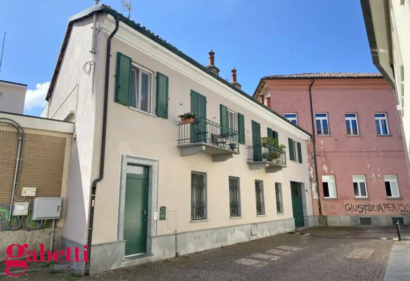 Casa indipendente in vendita a Alba