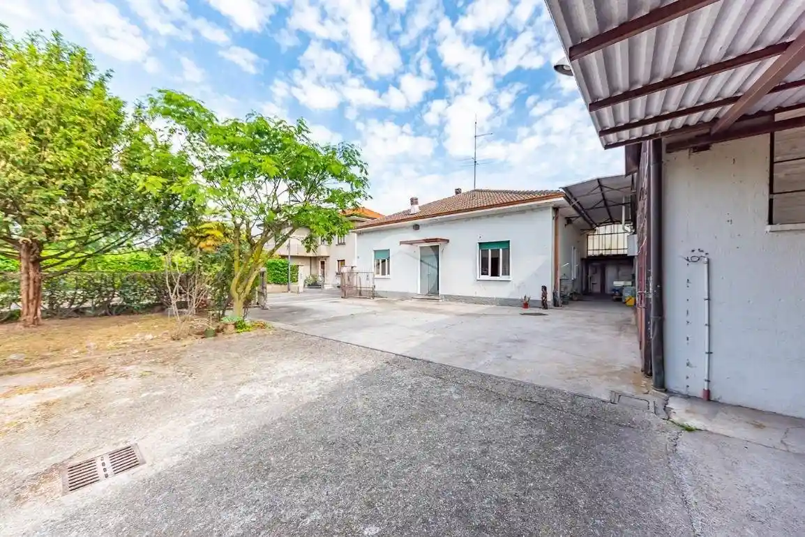 Villa in vendita a Lazzate