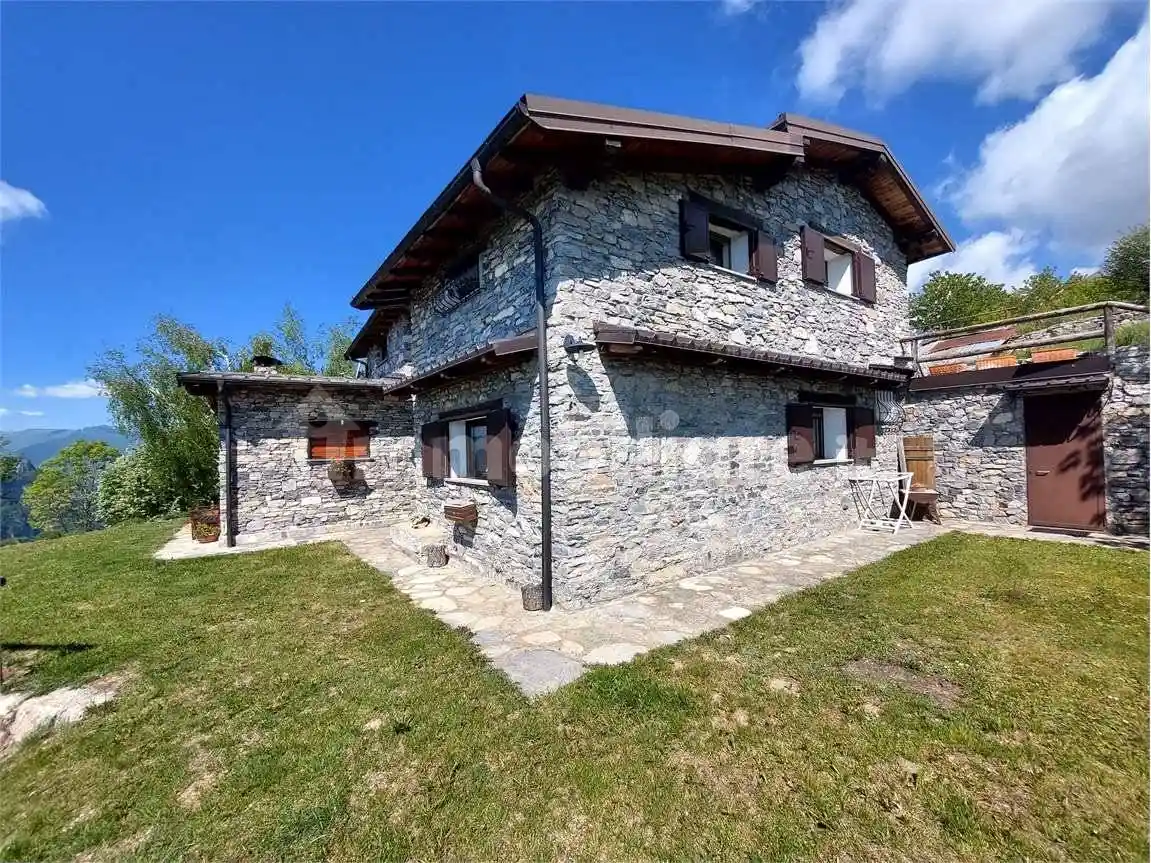Casa indipendente in affitto a Ormea