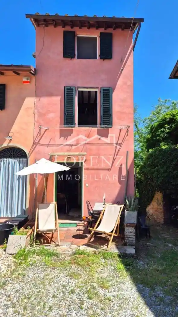 Casa indipendente in vendita a Lucca