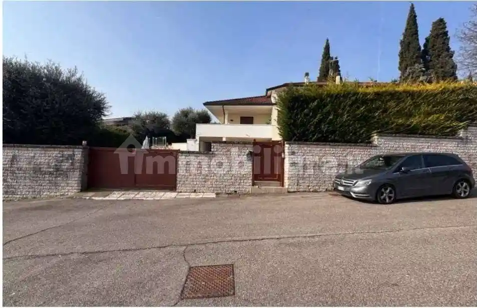 Villa in vendita a Lavagno