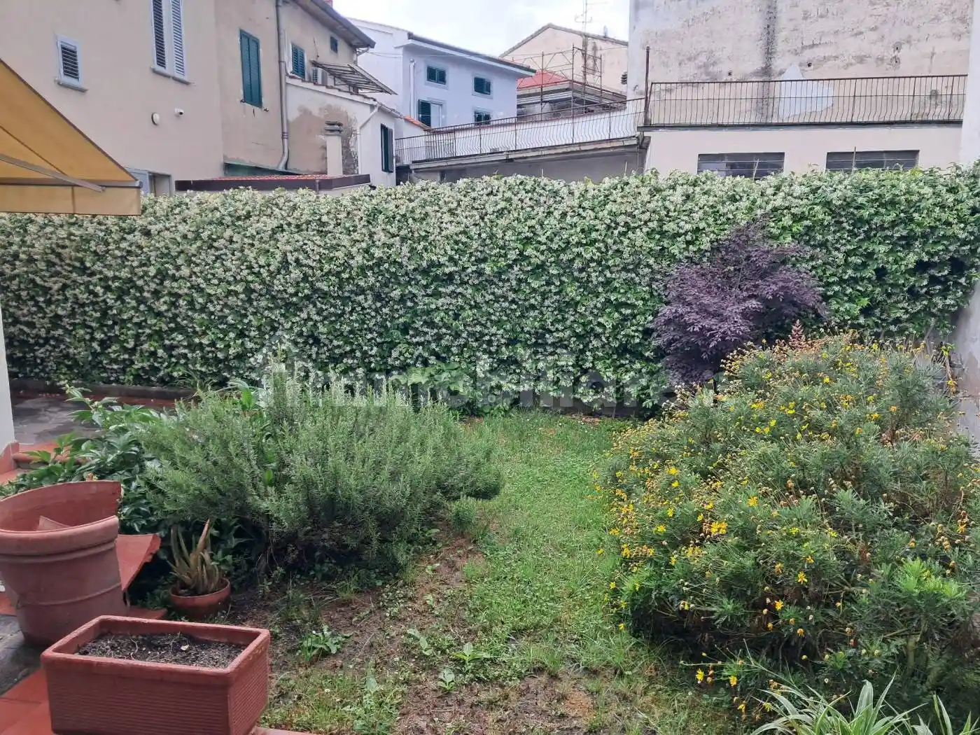 Casa indipendente in vendita a Prato