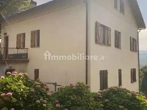 Appartamento in vendita a Urbe