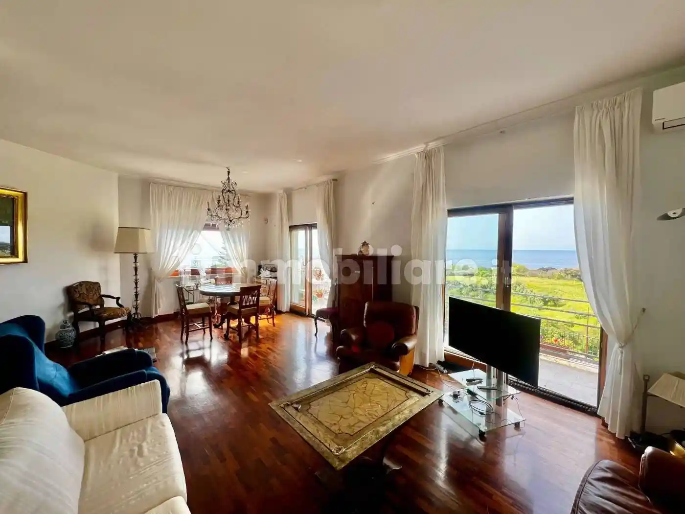 Appartamento in vendita a Napoli