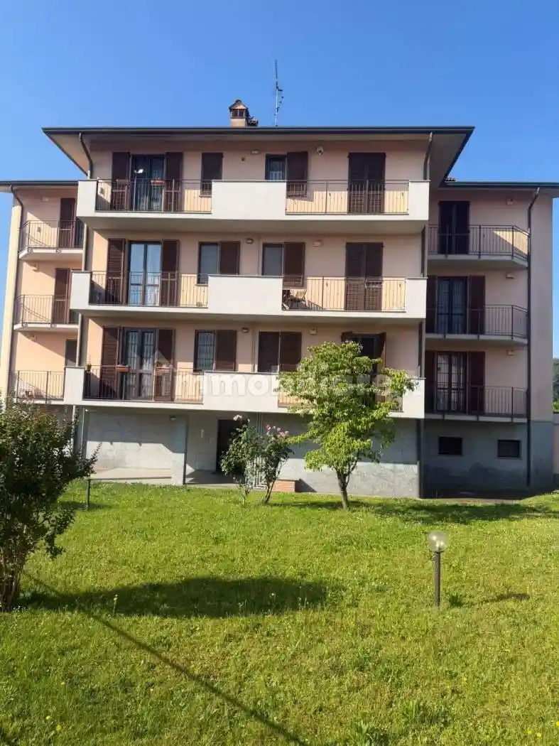 Appartamento in vendita a Lacchiarella