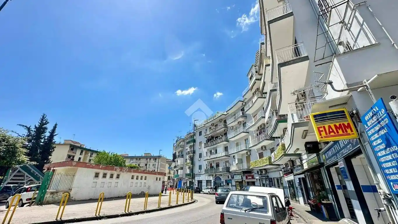 Appartamento in vendita a Napoli