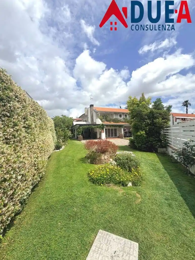 Villa in vendita a Giugliano in Campania