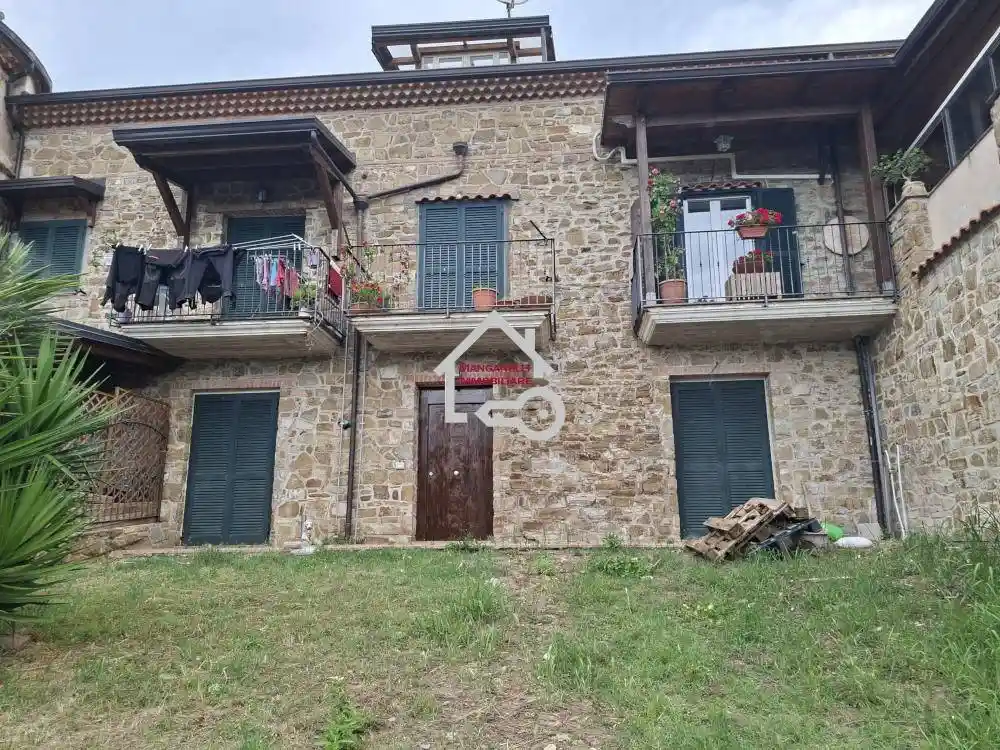 Appartamento in vendita a Laureana Cilento