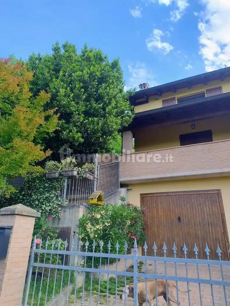 Casa indipendente in vendita a Quattro Castella