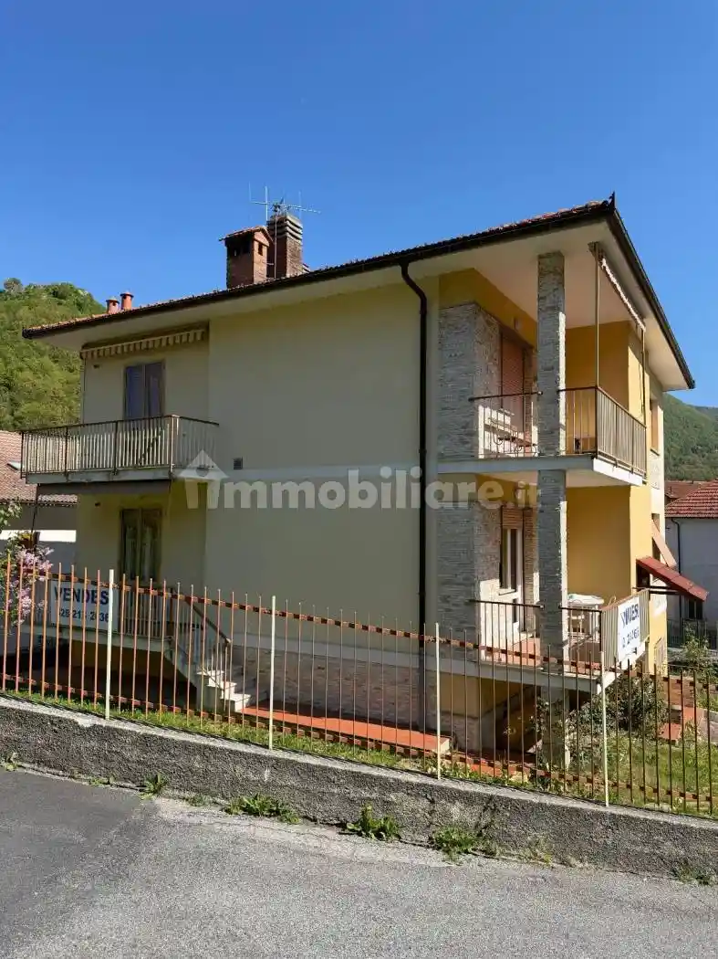 Appartamento in vendita a Montoggio