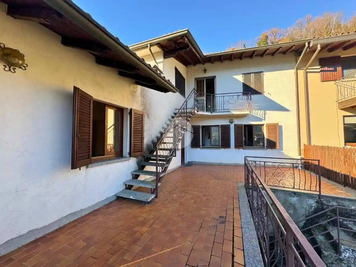 Appartamento in vendita a Adrara San Martino
