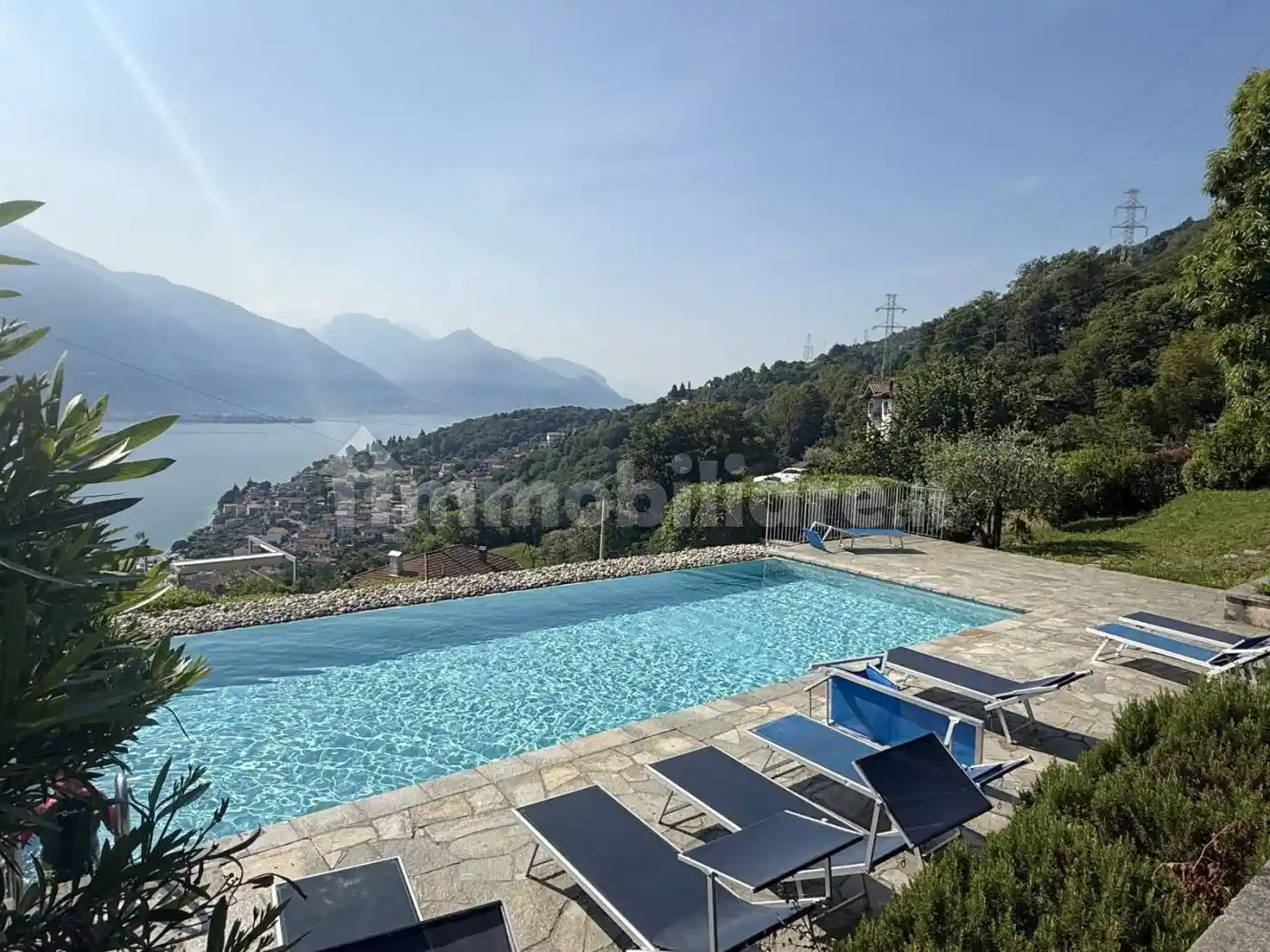 Appartamento in vendita a Pianello del Lario