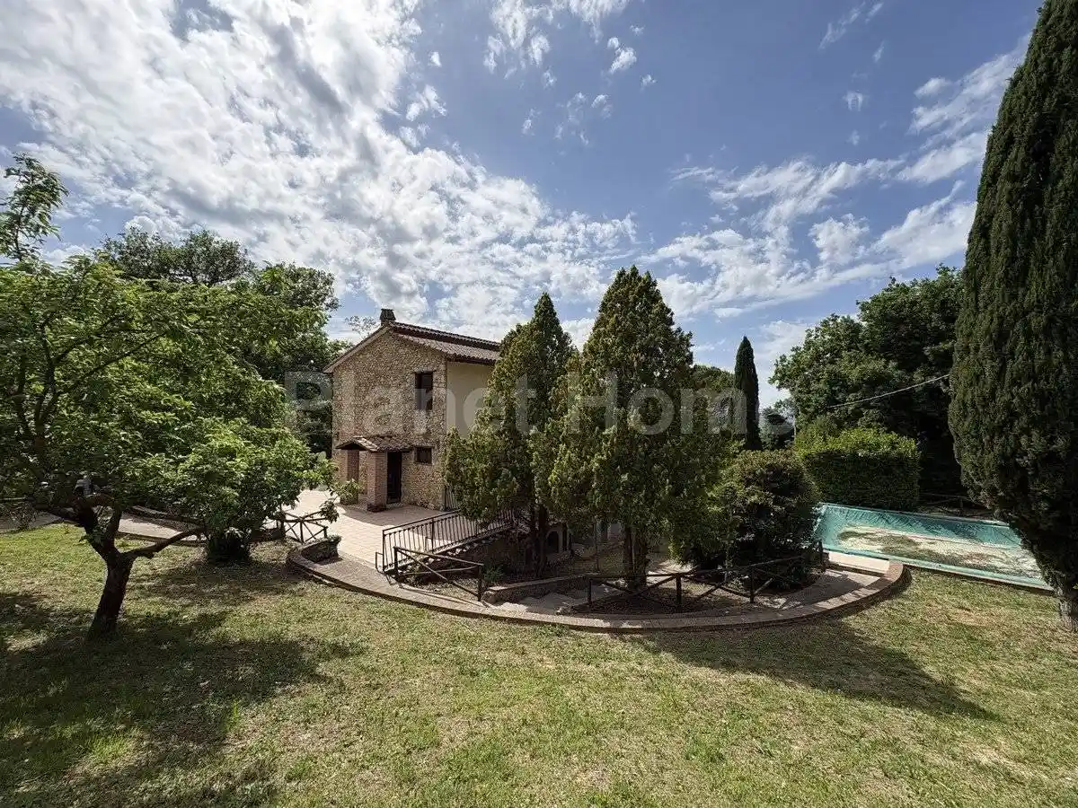 Rustico - Casale in vendita a Giove