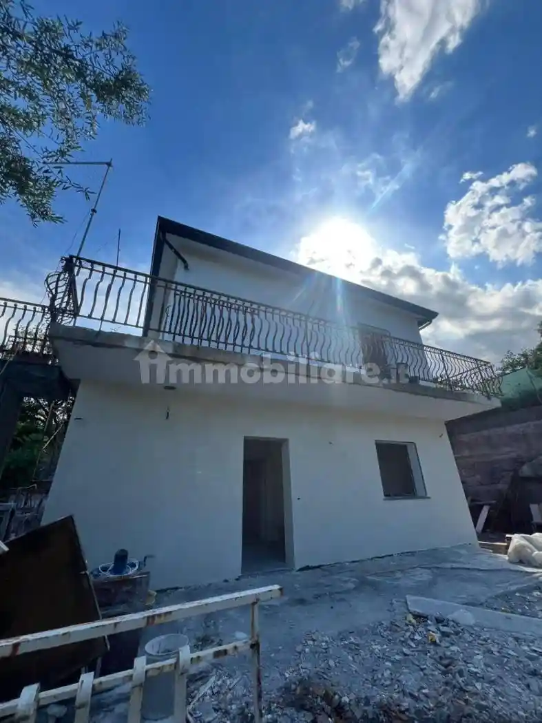 Villa in vendita a Zafferana Etnea