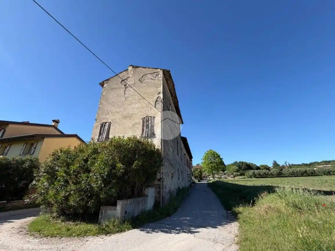 Rustico - Casale in vendita a Monzambano