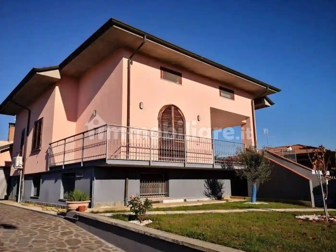 Villa - foto 2