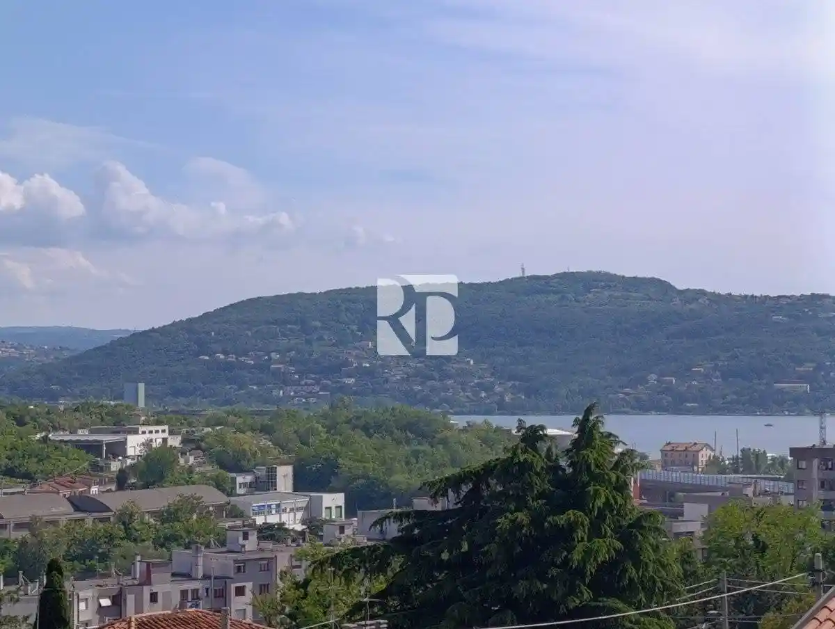 Appartamento in vendita a Trieste