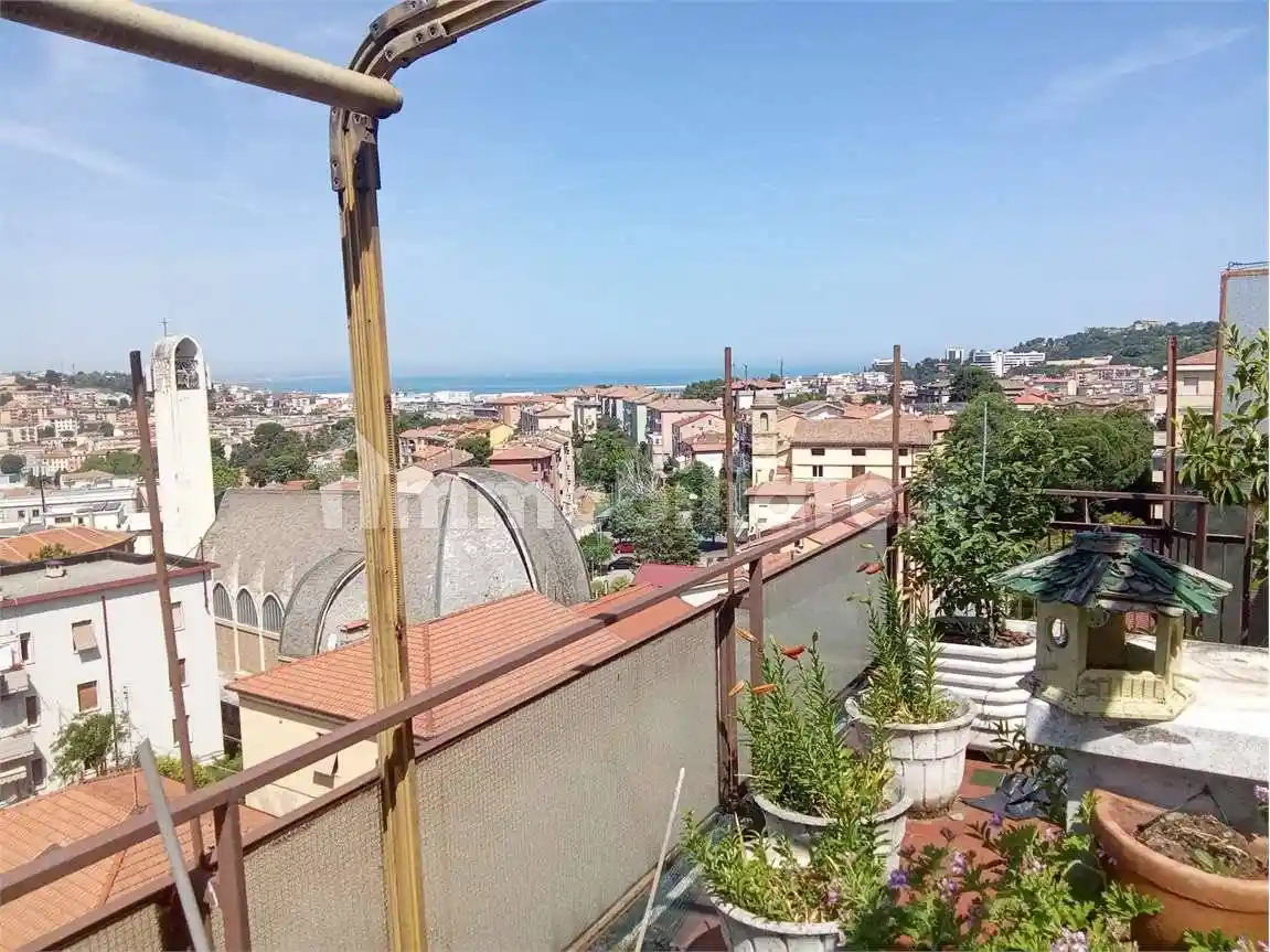 Appartamento in vendita a Ancona