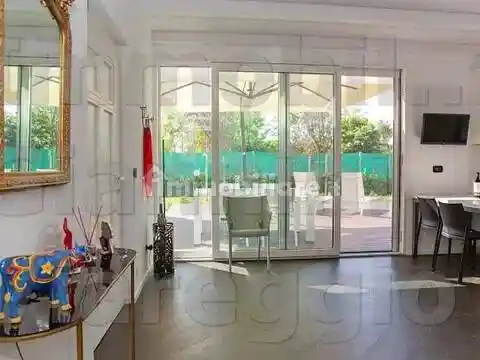 Villa in vendita a Viareggio