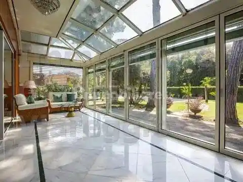 Villa in vendita a Viareggio