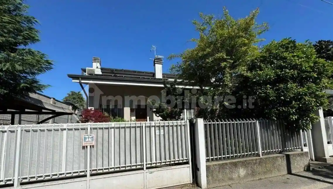 Villa in vendita a Paderno Dugnano