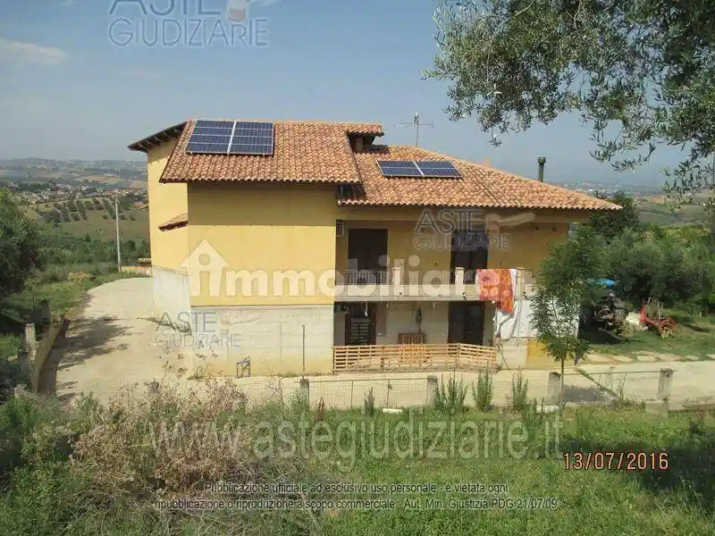 Appartamento in vendita a Castellalto
