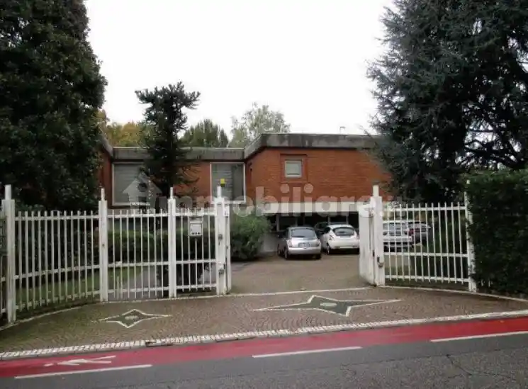 Villa in vendita a Villa d'Adda