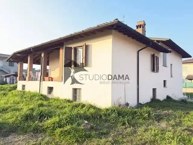 Villa in vendita a Borgo San Giacomo