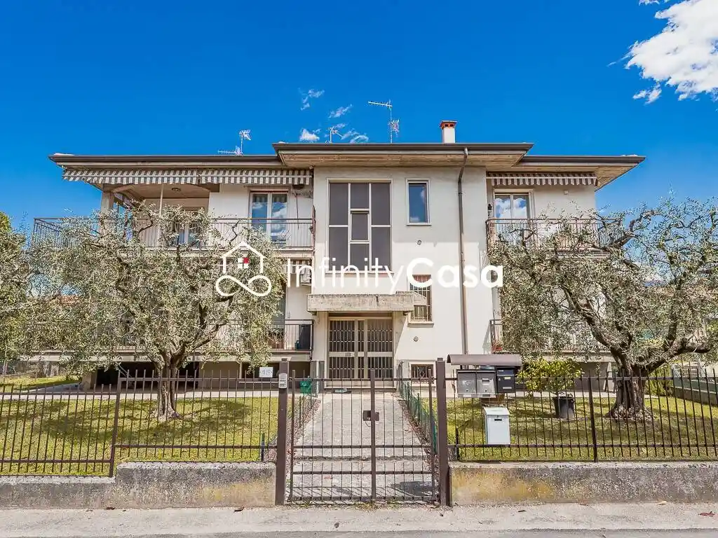 Appartamento in vendita a Peschiera del Garda