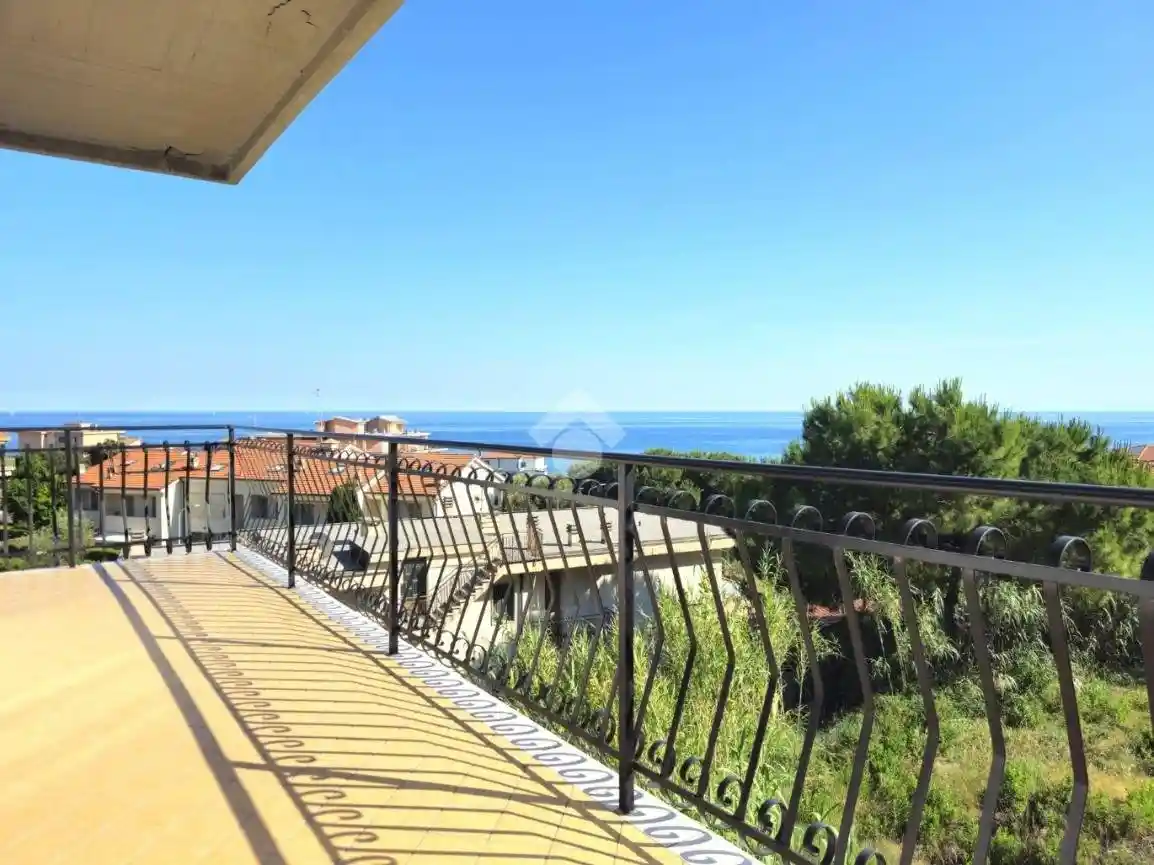 Appartamento in vendita a Riva Ligure