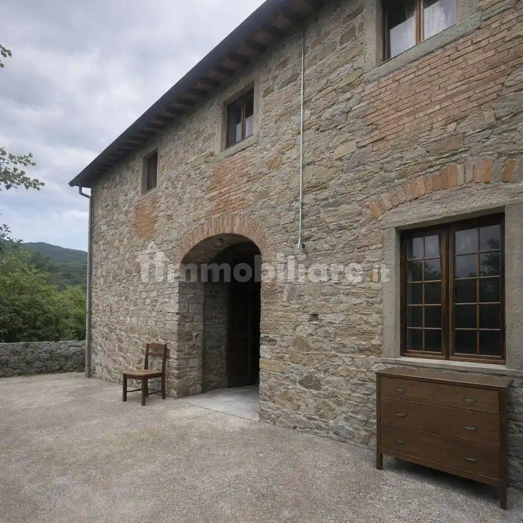 Casa indipendente in vendita a Dicomano