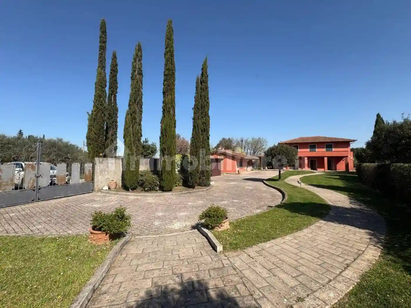 Villa - foto 2