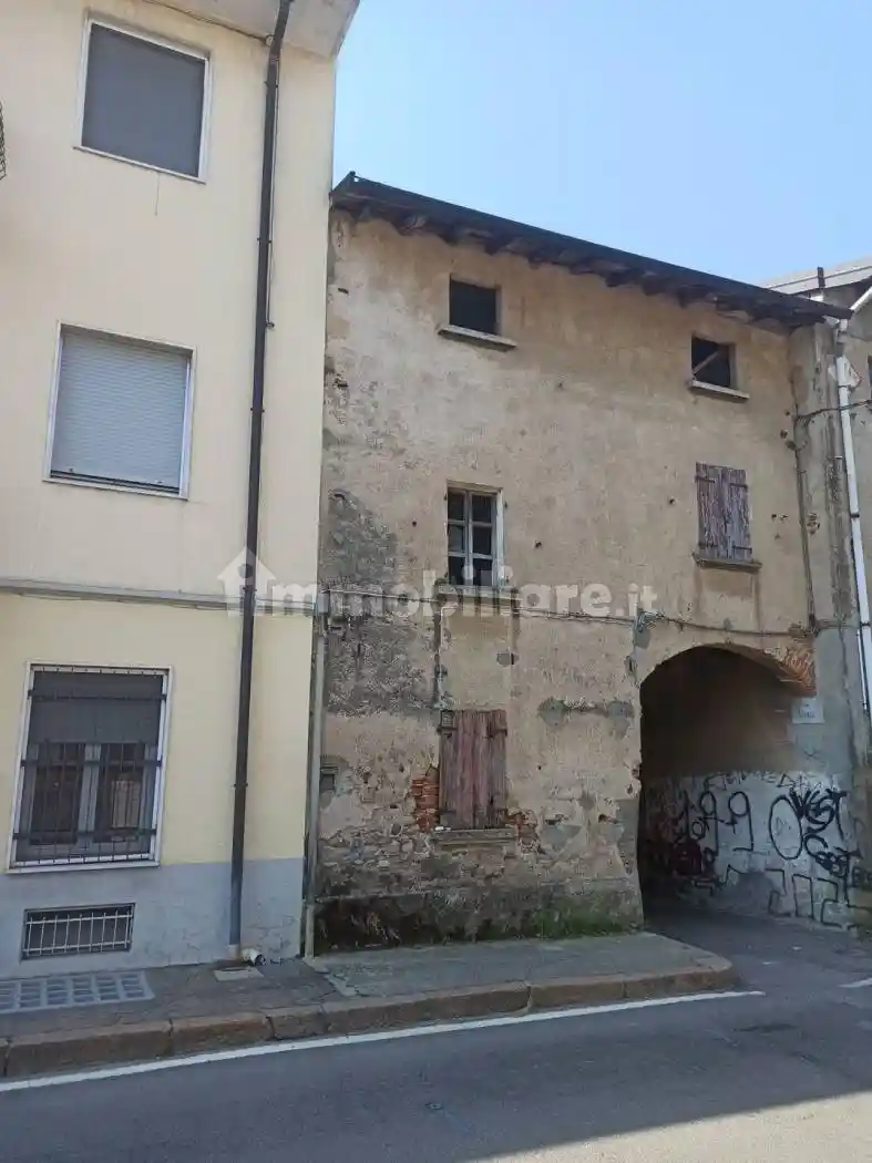 Casa indipendente in vendita a Limido Comasco