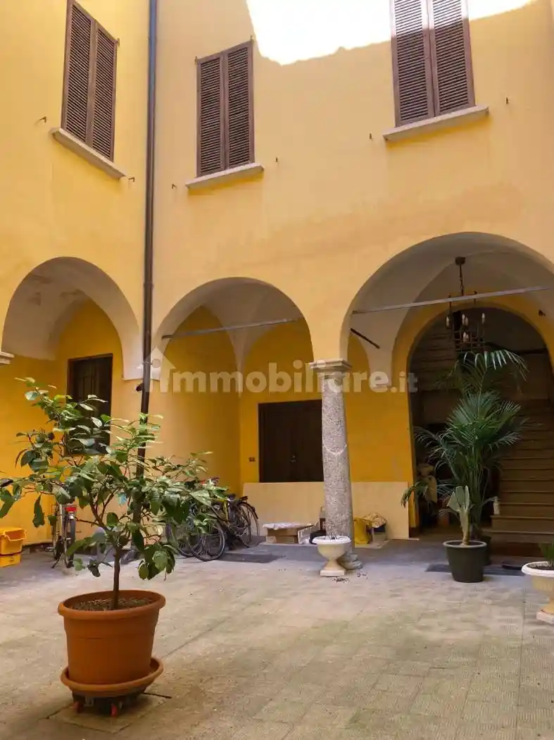 Appartamento in vendita a Piacenza