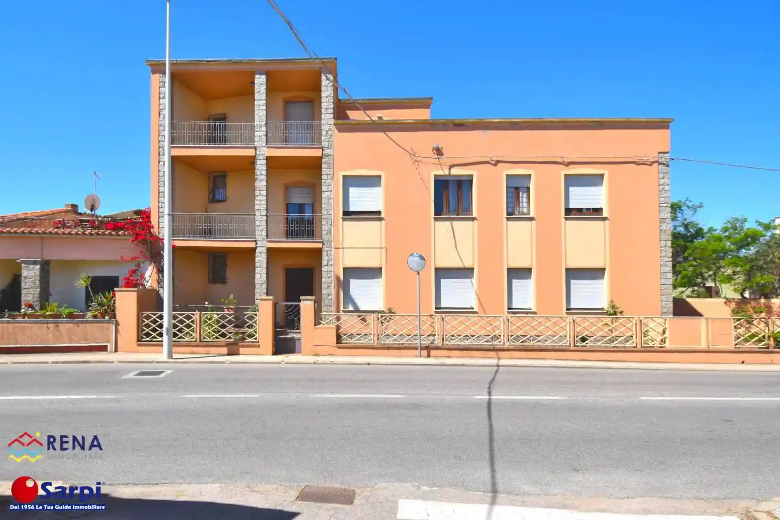 Palazzo - Edificio in vendita a Arzachena