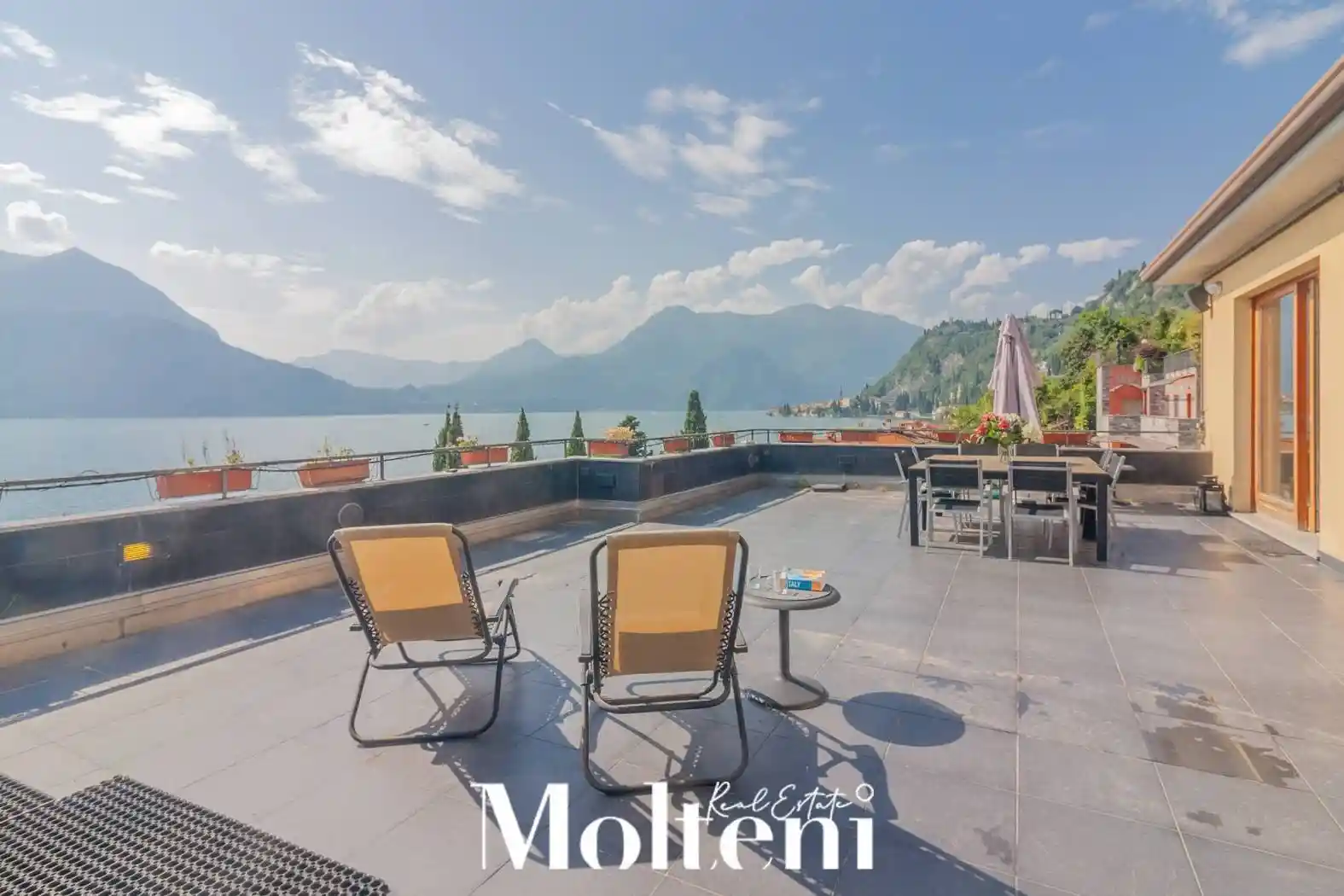 Appartamento in vendita a Varenna